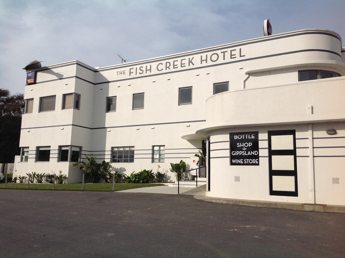 Fish Creek Hotel Exterior photo