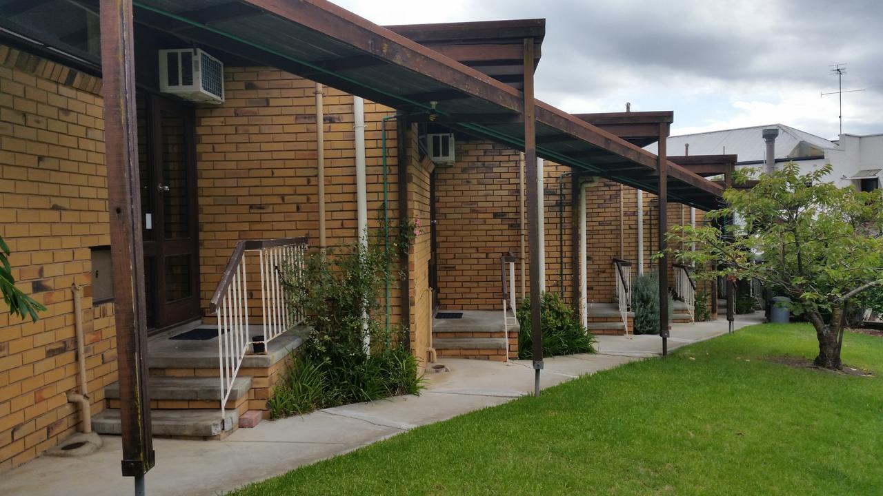 Fish Creek Hotel Exterior photo