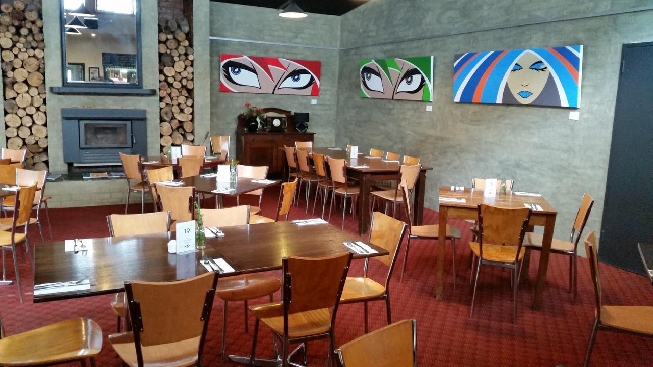 Fish Creek Hotel Exterior photo